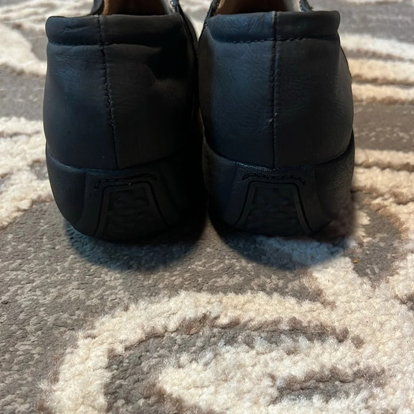 Naturalizer black slip on. Very comfy Like new. - Picture 4 of 5
